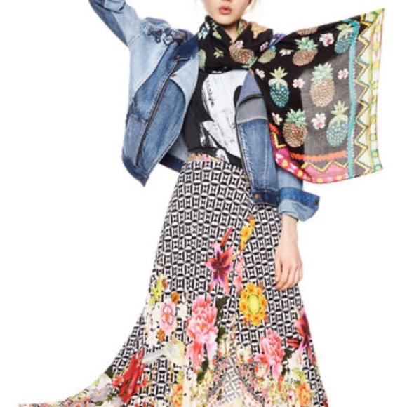 NWT - Desigual Women’s Pineapple Day Viscose Square Scarf - Size 48” x 48” - Picture 4 of 9